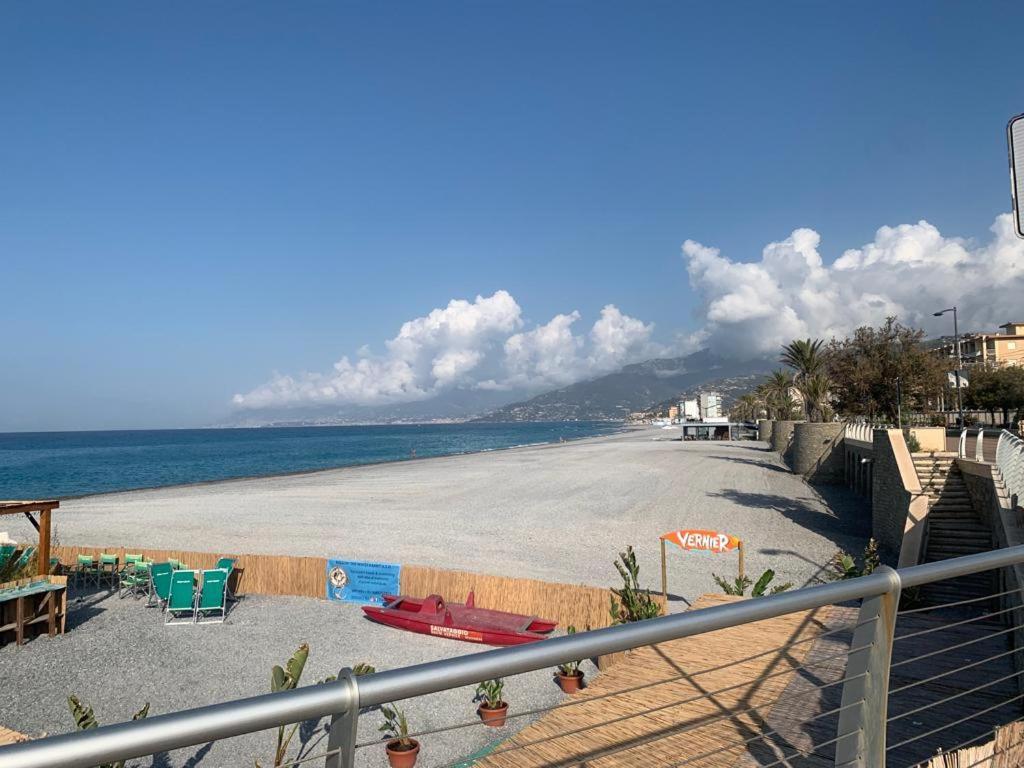 Casa Vacanza! A 50M Dal Mare! Бордигера Экстерьер фото