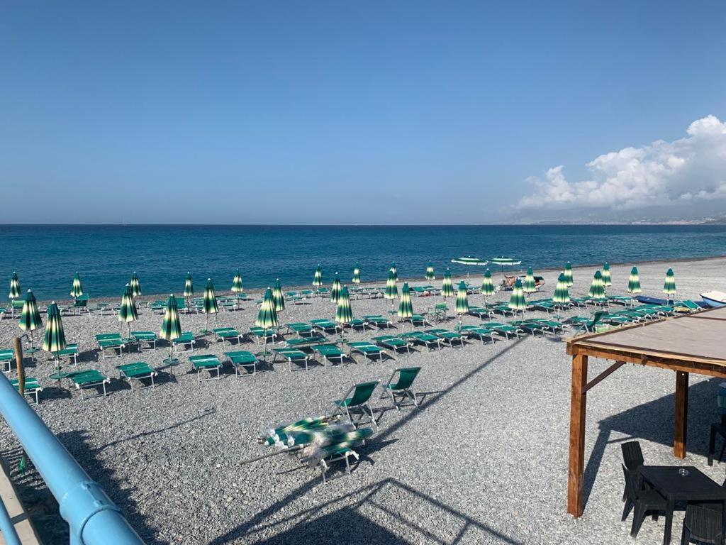Casa Vacanza! A 50M Dal Mare! Бордигера Экстерьер фото