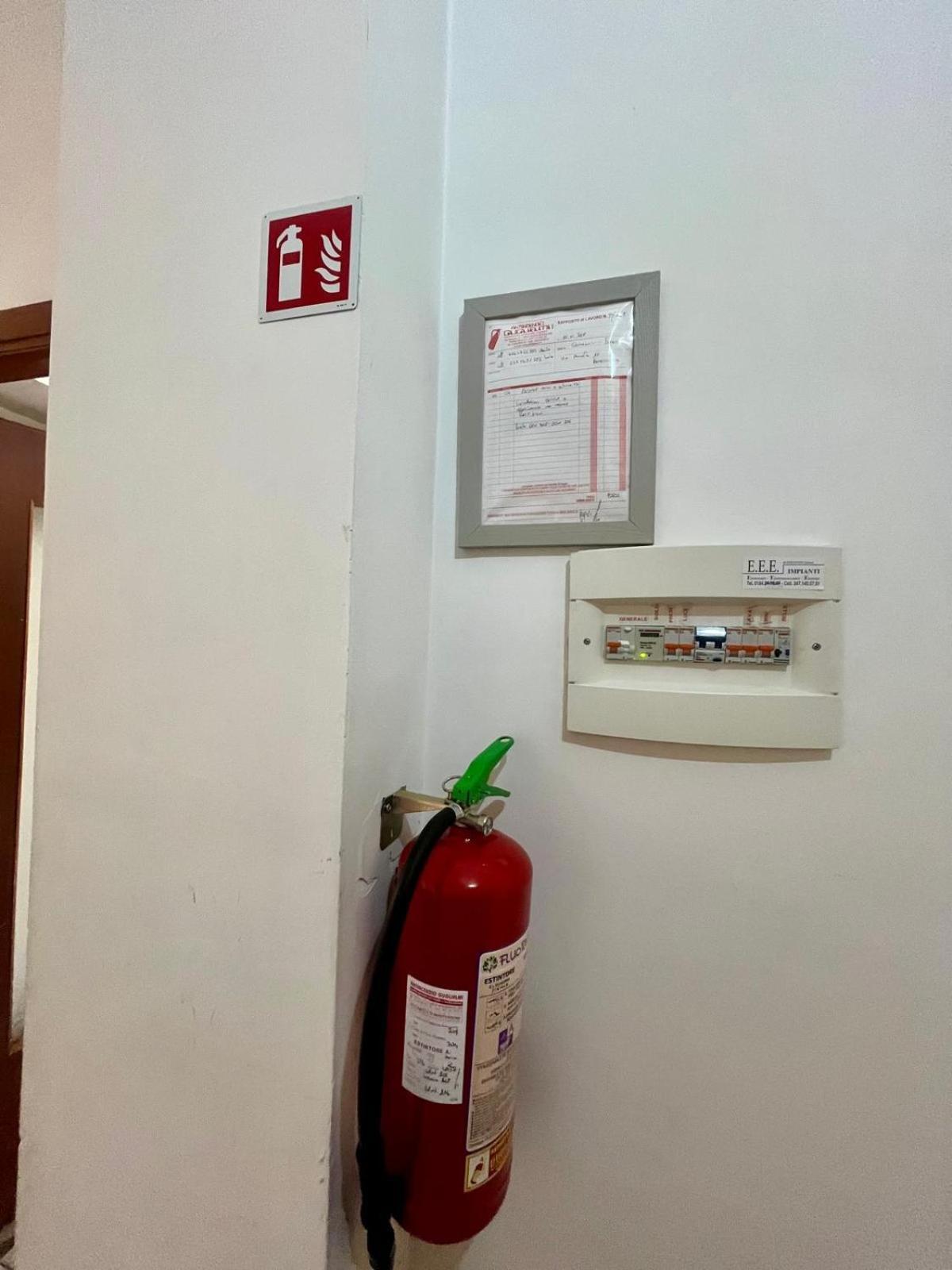 Casa Vacanza! A 50M Dal Mare! Бордигера Экстерьер фото